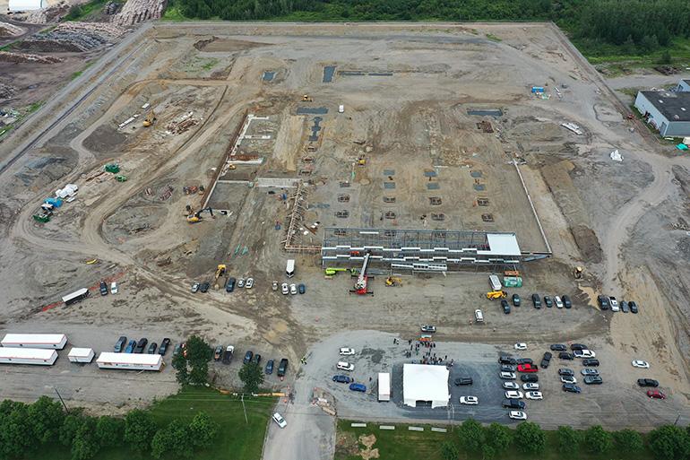 Sarà di Duravit il primo impianto di sanitari “a impatto zero” L’impianto, già in costruzione in Québec, è stato progettato insieme a Sacmi che ha anche realizzato il forno a rulli totalmente elettrico, il primo al mondo per questo tipo di applicazione.